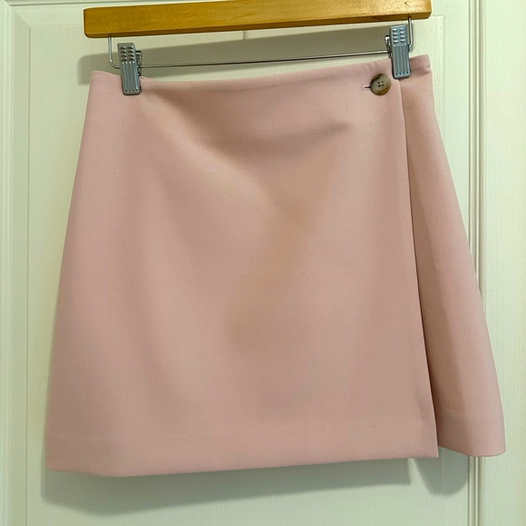 Aritzia Babaton ‘Madden skirt’. Poetic Pink. Size 4 - Picture 1 of 5
